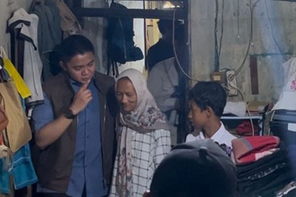 Momen Seskab Teddy Datangi Rumah Calon Siswa Sekolah Rakyat di Jaktim